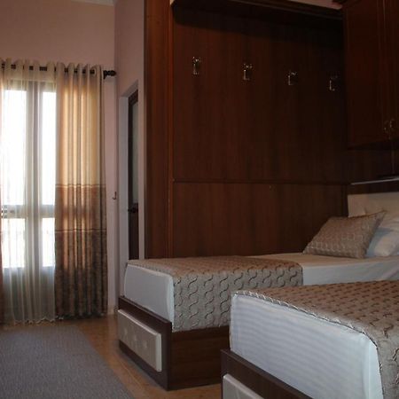 Hotel Hasmegaj Mahall' e Kryethuit Kültér fotó
