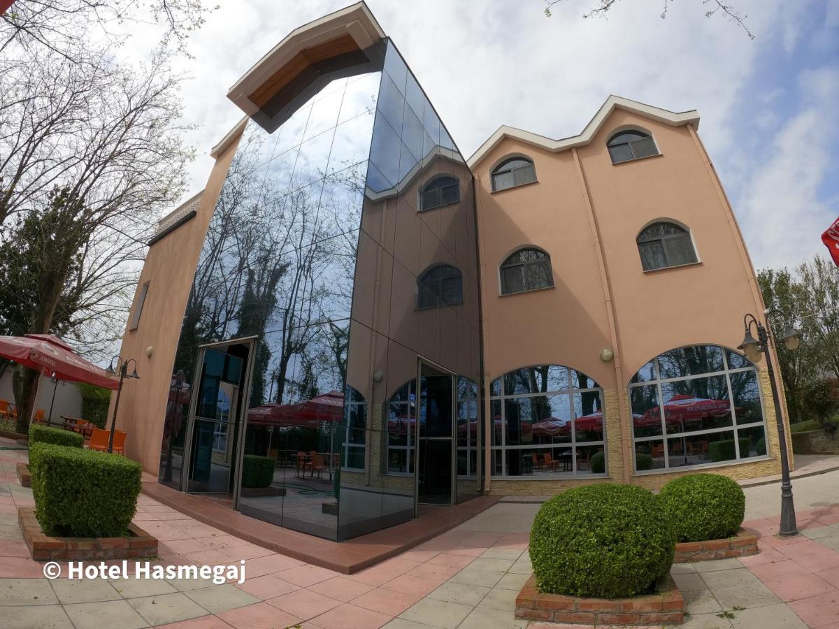 Hotel Hasmegaj Mahall' e Kryethuit Kültér fotó