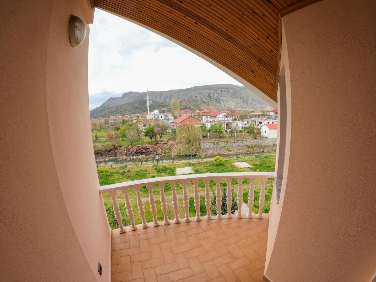 Hotel Hasmegaj Mahall' e Kryethuit Kültér fotó