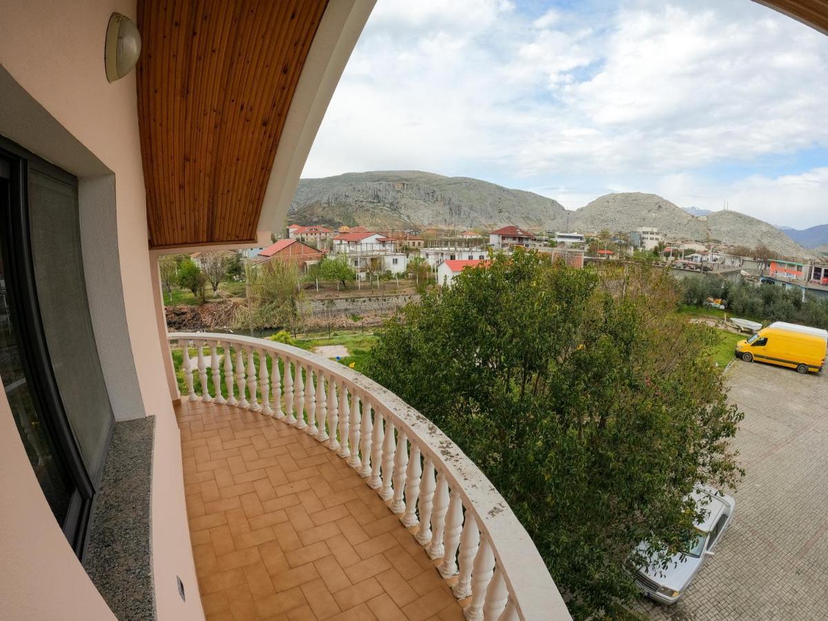 Hotel Hasmegaj Mahall' e Kryethuit Kültér fotó