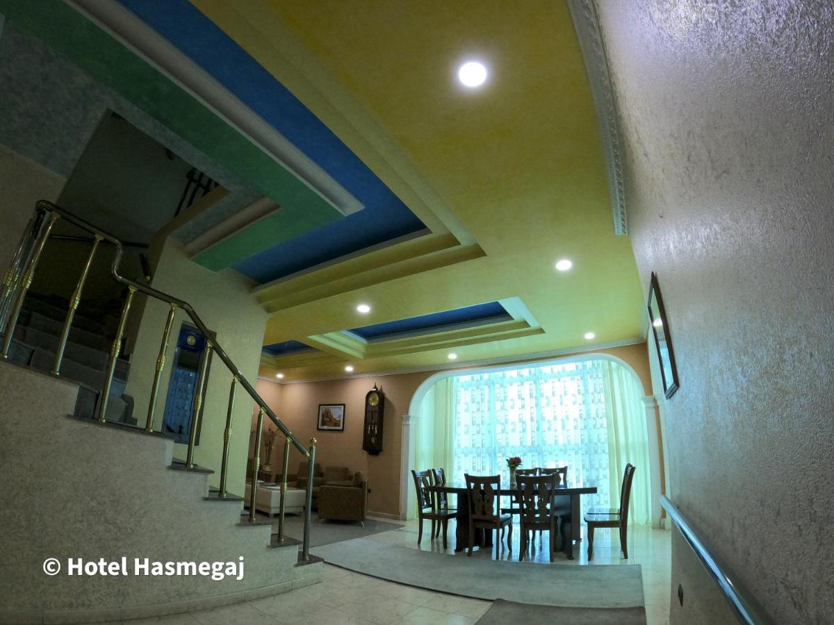Hotel Hasmegaj Mahall' e Kryethuit Kültér fotó