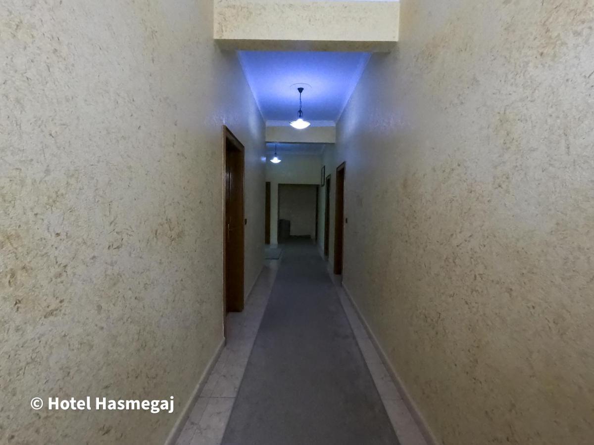 Hotel Hasmegaj Mahall' e Kryethuit Kültér fotó