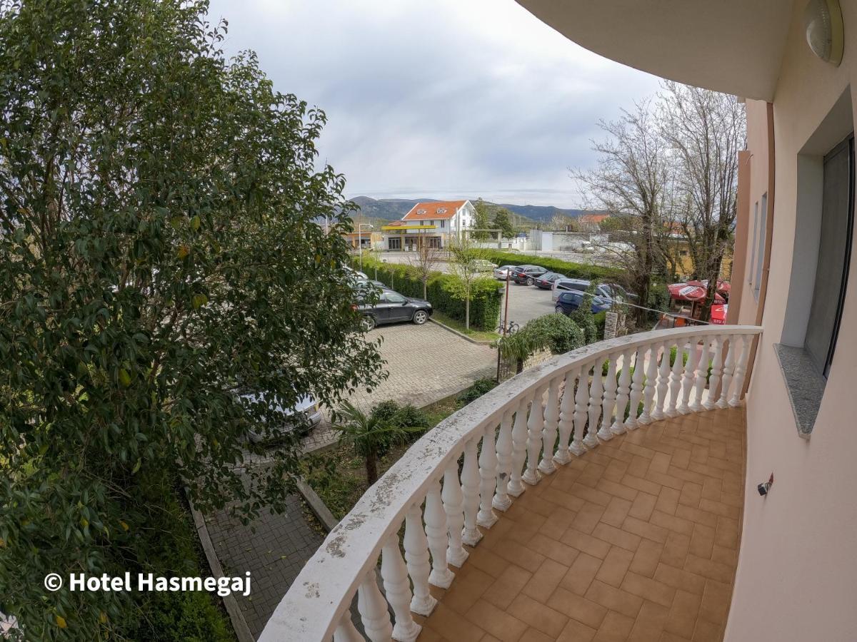 Hotel Hasmegaj Mahall' e Kryethuit Kültér fotó