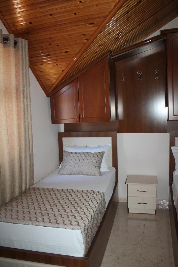 Hotel Hasmegaj Mahall' e Kryethuit Kültér fotó