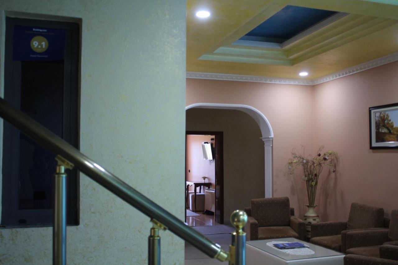 Hotel Hasmegaj Mahall' e Kryethuit Kültér fotó