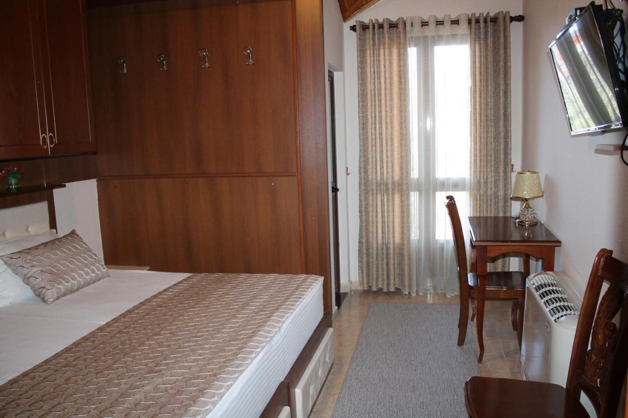 Hotel Hasmegaj Mahall' e Kryethuit Kültér fotó