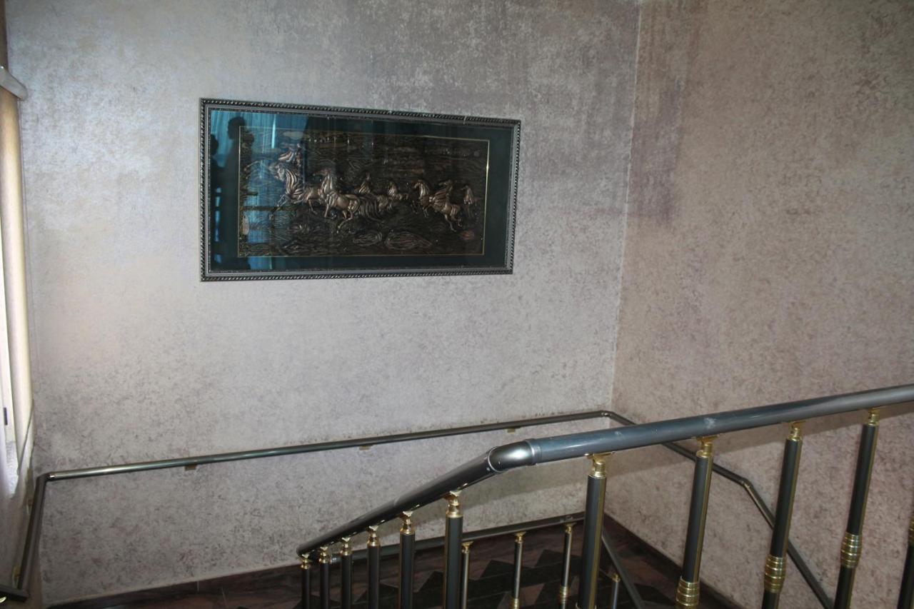 Hotel Hasmegaj Mahall' e Kryethuit Kültér fotó